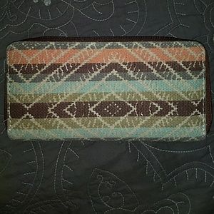 Flat tribal aztec boho wallet like new!